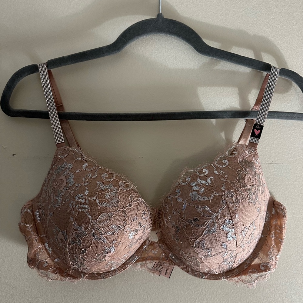 VS Push up Bra NWT